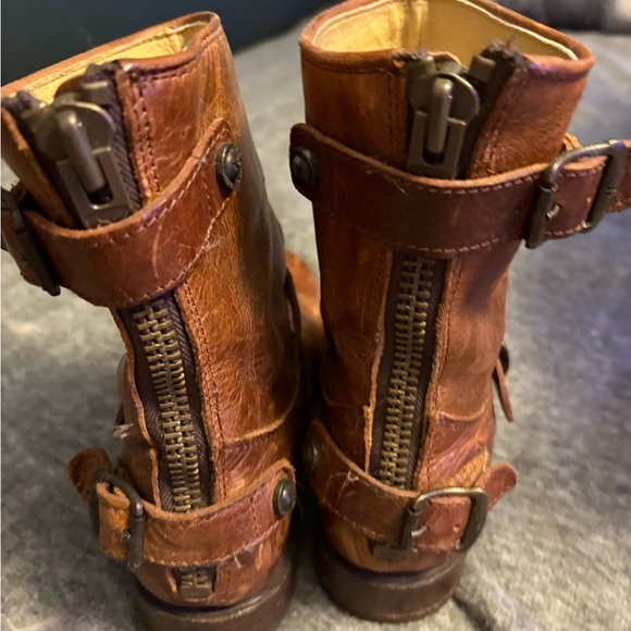 FRYE Conag Veronica Short Zip-Up Back Boots - Picture 4 of 6